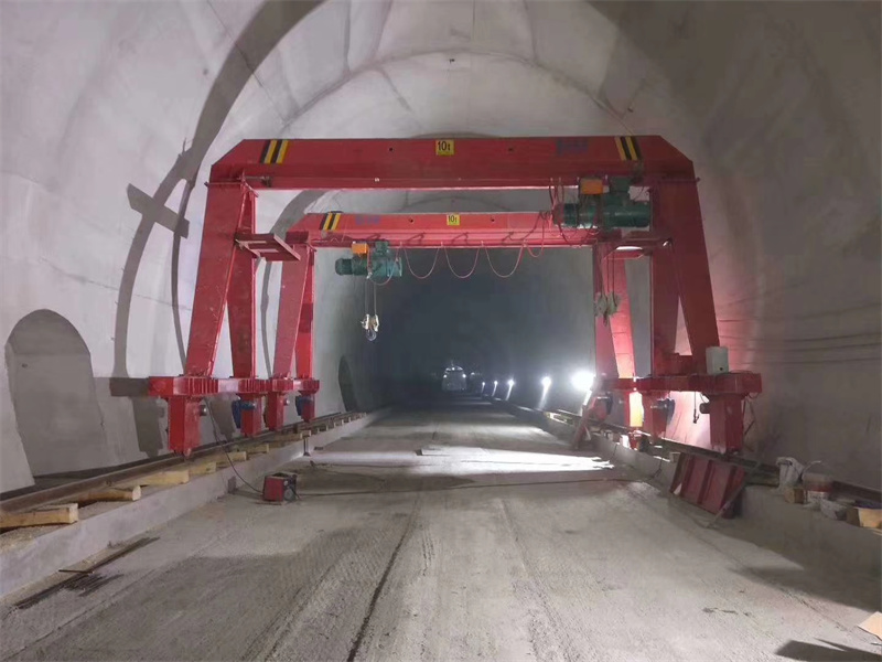 門(mén)式起重機(jī)